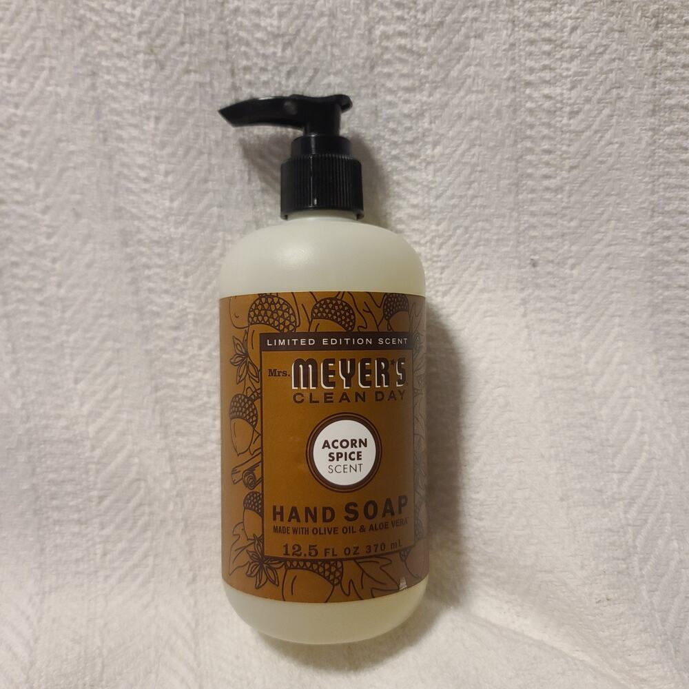 Mrs Meyers Clean Day Hand Soap Fall/Autumn Acorn Spice 12.5oz NEW